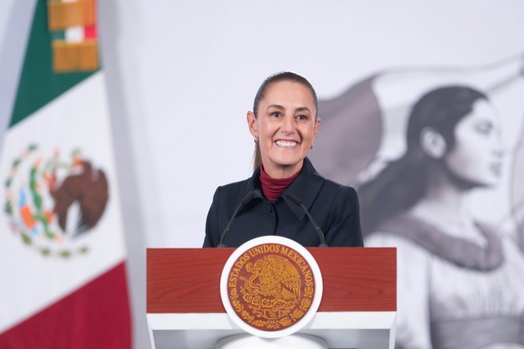La presidenta de México, Claudia Sheinbaum, durante su conferencia de prensa matutina en Palacio Nacional, el 7 de enero de 2026.