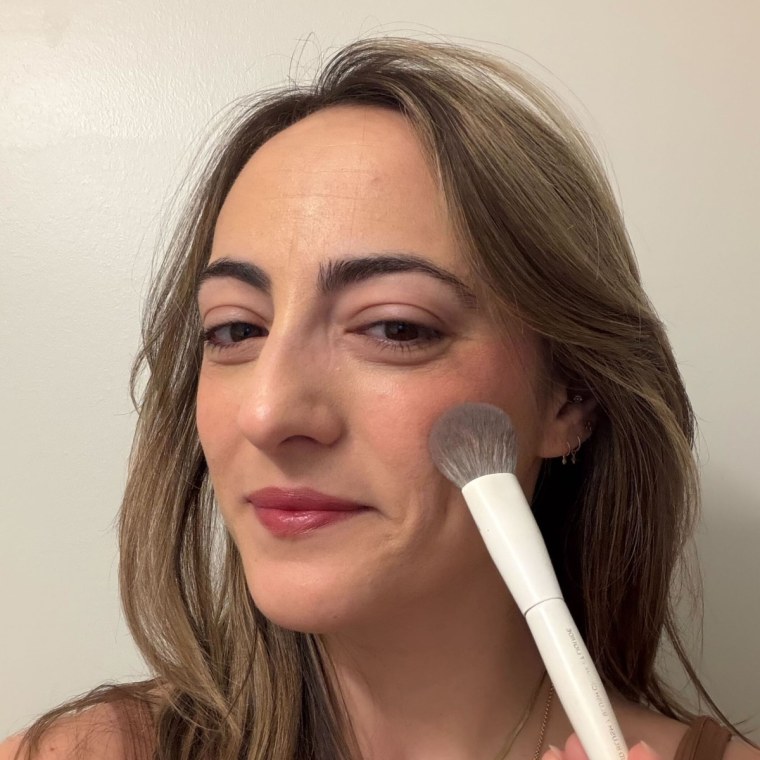 Murphy wears 'Plenty O’ Papaya' Blush.