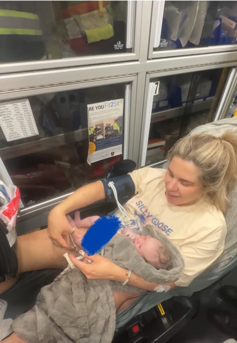 Mom gives birth in car