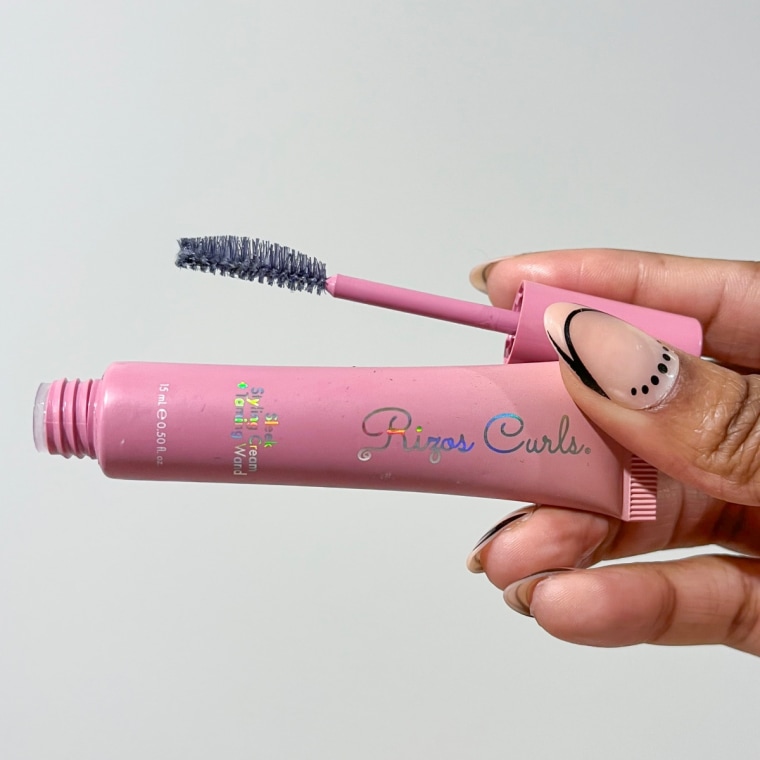 Rizos Curls Sleek Styling Cream + Taming Wand bristles