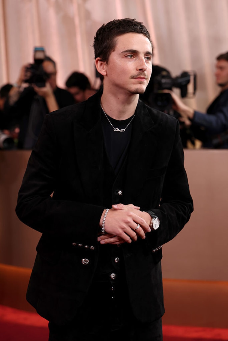 Timothée Chalamet comparece ao Globo de Ouro de 2026.
