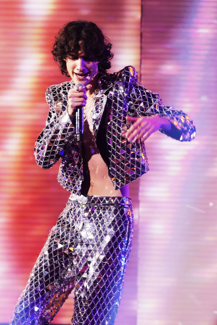 Grammys 2026 red carpet and show looks from Sabrina Carpenter, Chappell Roan, Olivia Dean, Miley Cyrus and more插图 68th GRAMMY Awards - Show