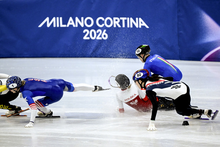 Image: USA's Kristen Santos-Griswold, Poland's Kamila Sellier and Italy's Arianna Fontana 