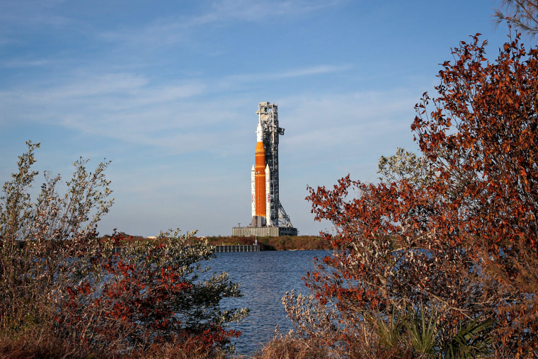 Mobile launcher 1 containing the massive Artemis II Space Launch System.