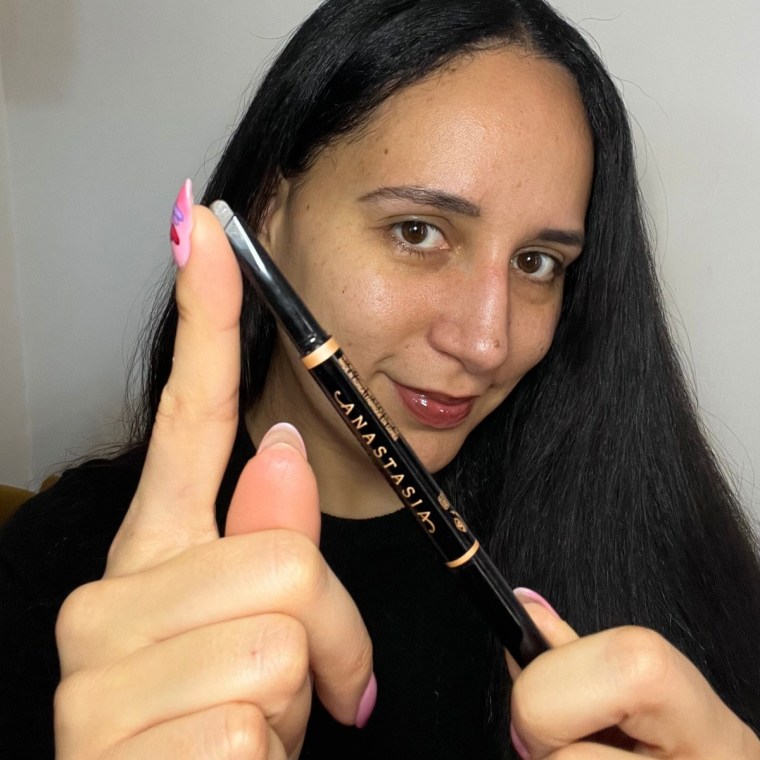 This angled pencil helps to define brows.