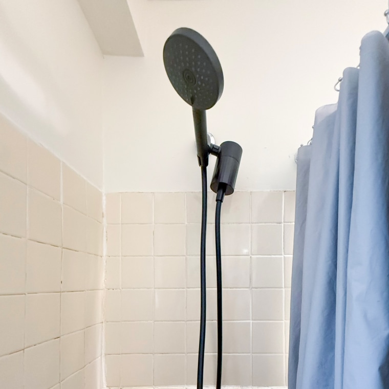 Since using Sproos’ filtered showerhead, Alabi has noticed improvements in her hair and skin health, especially as someone with keratosis pilaris.