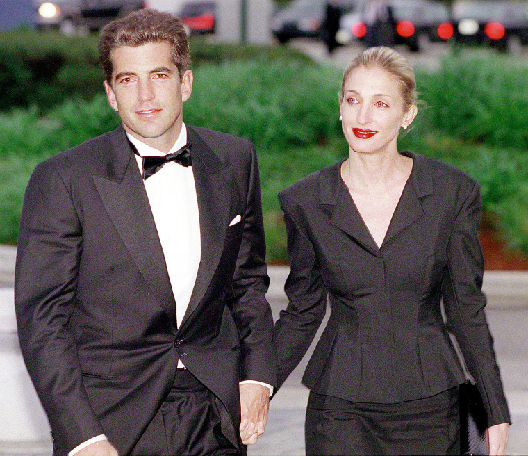 e Carolyn Bessette Kennedy