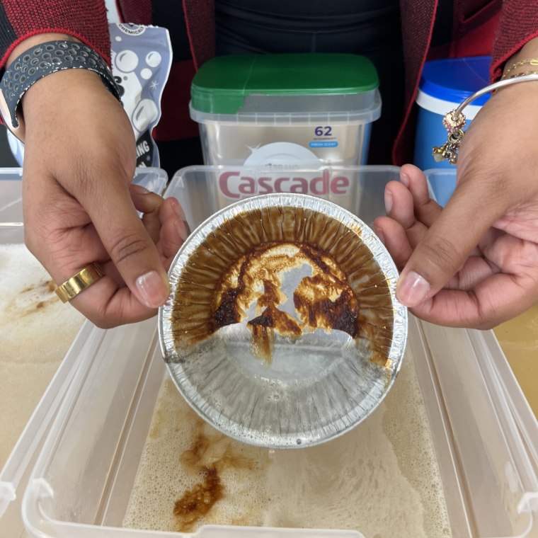 Not a spot of residue to be found on this dish — thanks, Cascade!