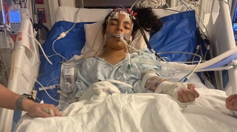 La familia de Khimberly Zavaleta dijo que la niña estuvo en coma durante varios días antes de fallecer.