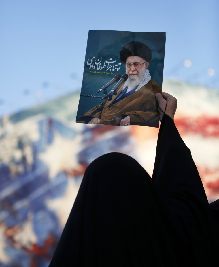 Demonstrations held in Iran following Khameneiâs death