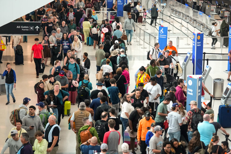 TSA callout rate surged over weekend as partial shutdown continues