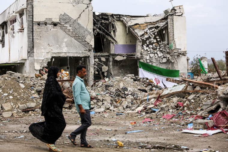 Bangunan Sekolah Dasar Shajarat al-Tayyiba yang rusak dalam serangan AS-Israel di Minab, Iran