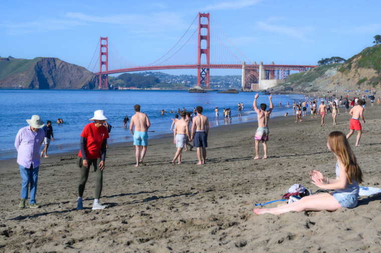People flock beaches as heat advisory issued in San Francisco