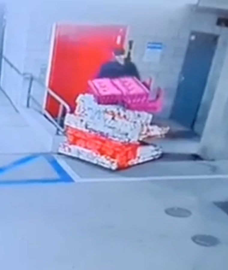 Sofa Seharga $58,000? Di Dalam Pencurian Membingungkan L.A.s Pencuri Paling Berasa