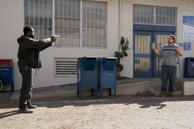 Xavier quando encontra Gary pela primeira vez no correio abandonado na 2ª temporada de 