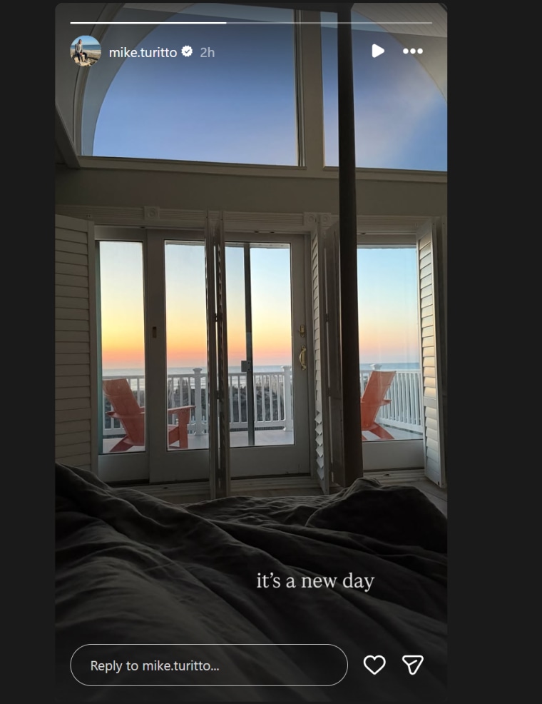 História do Instagram de Mike Turitto.