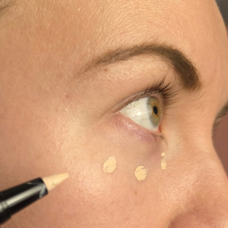 Before applying The Concealer Pen