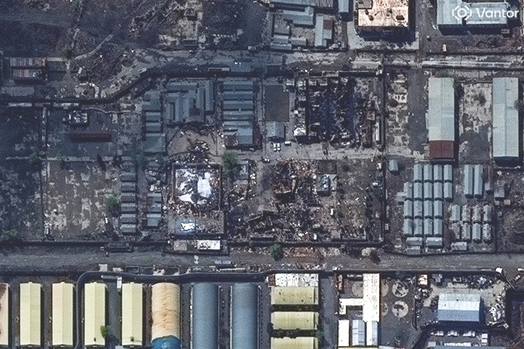 Pakistán está actuando como pacificador en una guerra mientras lucha en otra.