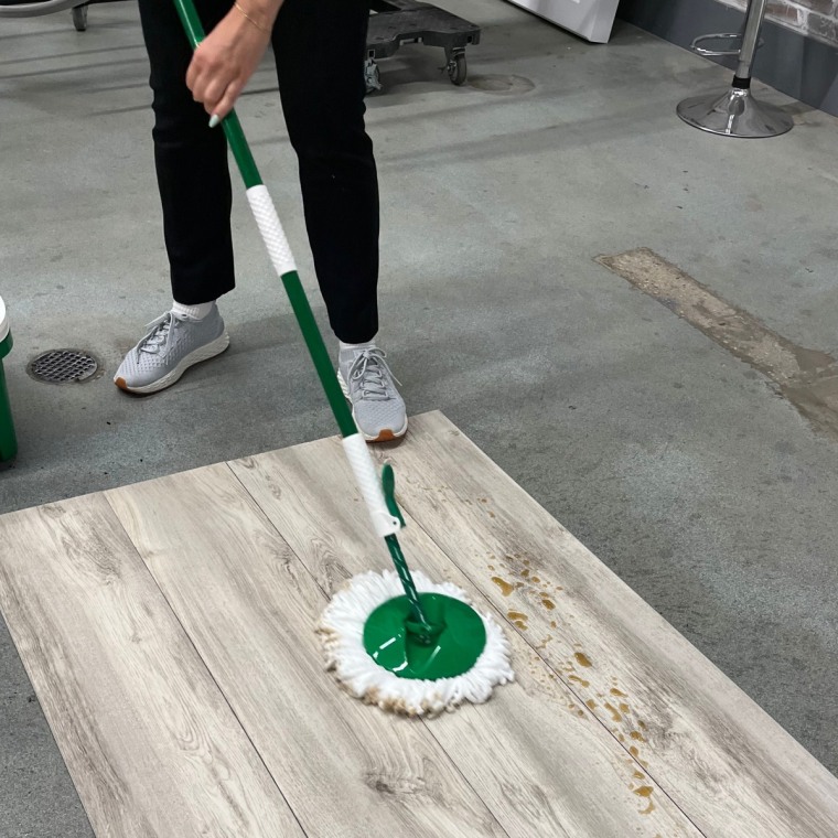 The Libman mop offers great absorbency when it comes to liquid spills.