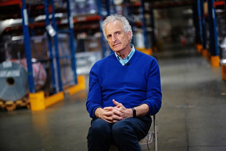 Kevin Kelly, CEO da Emerald Packaging, nas instalações da empresa em Union City, Califórnia.