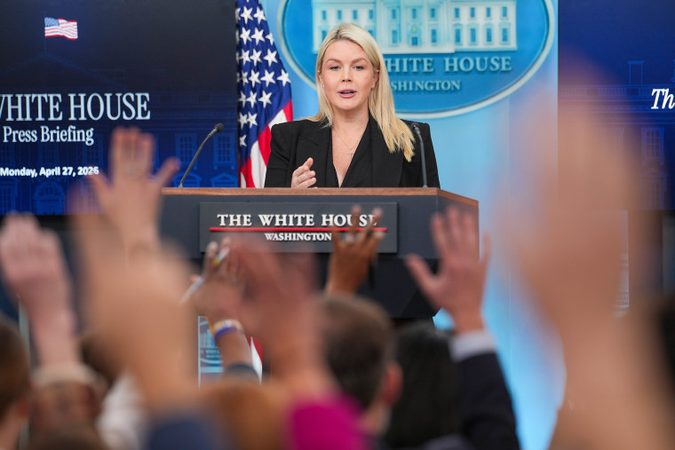 La secretaria de prensa Karoline Leavitt realiza una sesión informativa en la Casa Blanca
