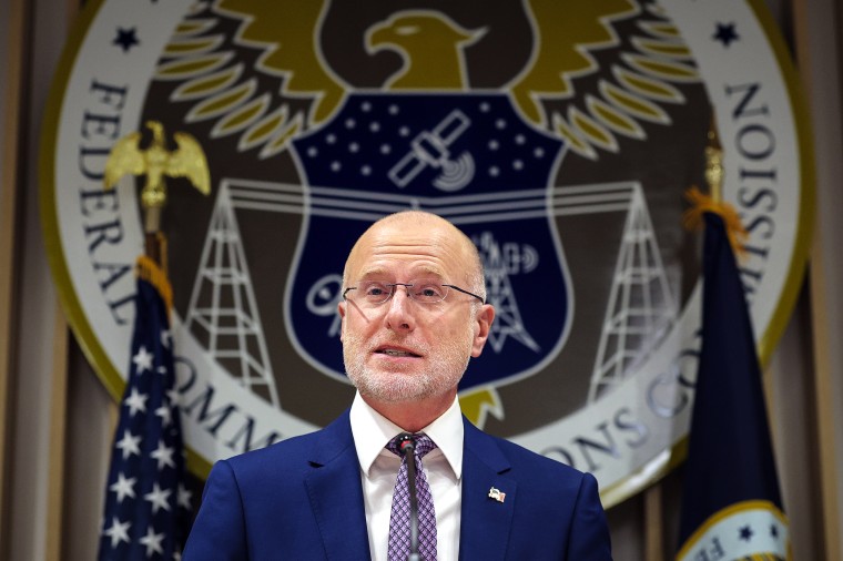 La Comisión Federal de Comunicaciones celebra una reunión abierta en Washington, DC