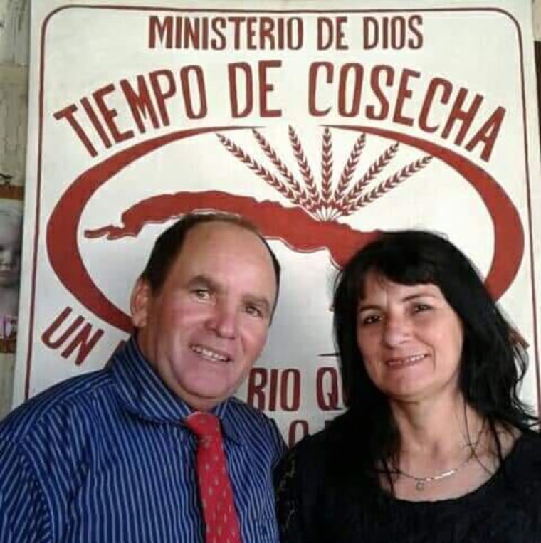 Pastor Elier Muir and his wife, Minervina Burgos.