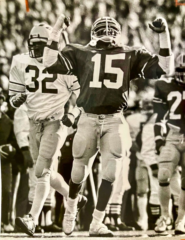 Al Washington during his time in the National Football League.