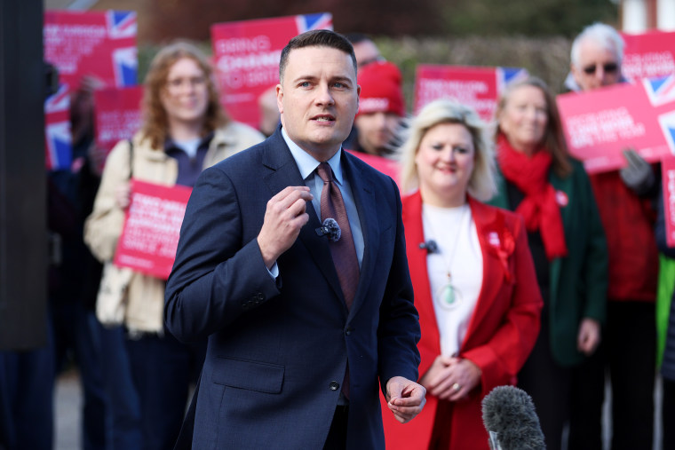 Wes Streeting Launches NHS Day Action In Runcorn