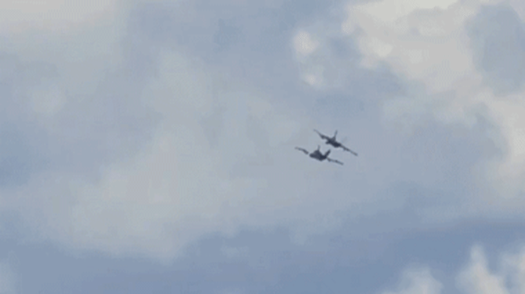Video shows the moment two jets collide during an Idaho airshow.