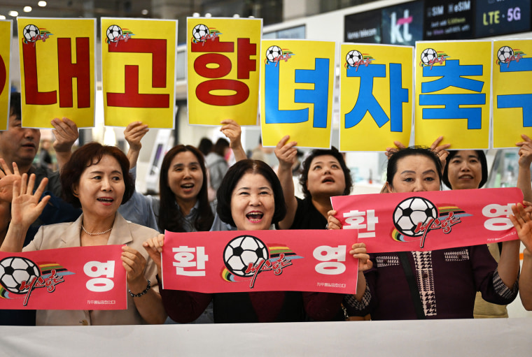 FBL-ASIA-WOMEN-KOR-PRK-SKOREA-NKOREA-POLITICS