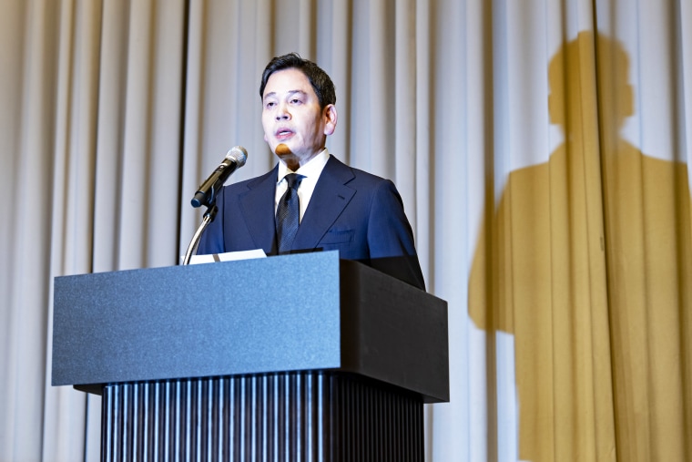 Shinsegae Group Chairman Chung Yong-jin Issues Public Apology For Starbucks Korea's 'Tank Day' Controversy