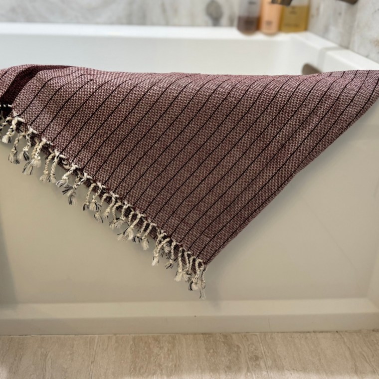 The Anatolico Turkish towel is not only quick drying, it also looks pretty on display in your bathroom.