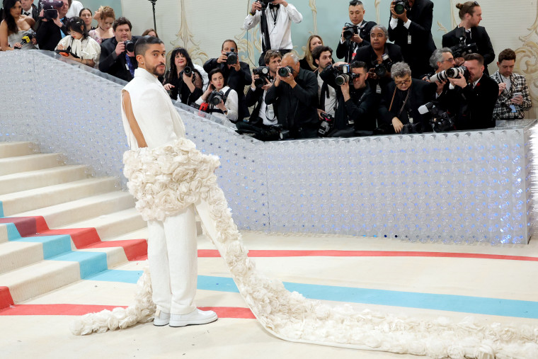 Bad Bunny participa da comemoração do Met Gala de 2023 
