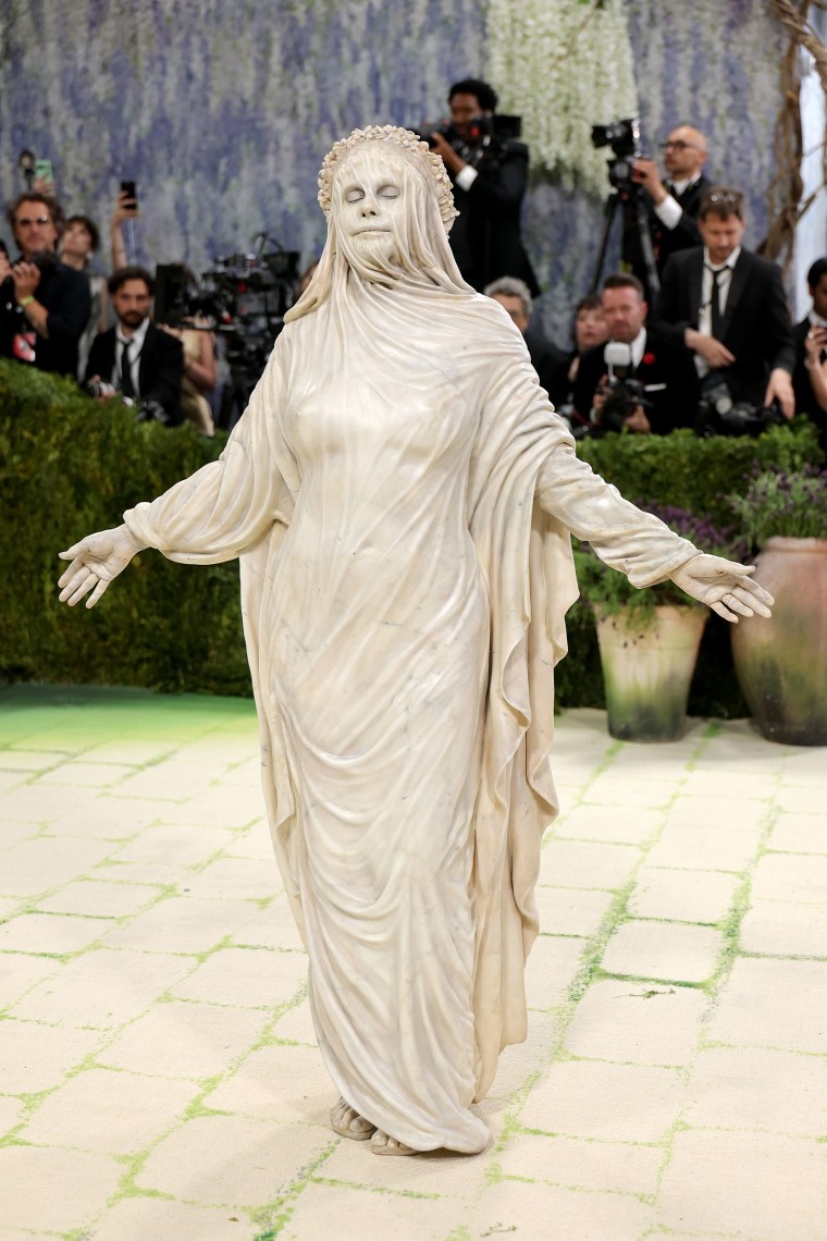 Heidi Klum participa da comemoração do Met Gala de 2026 