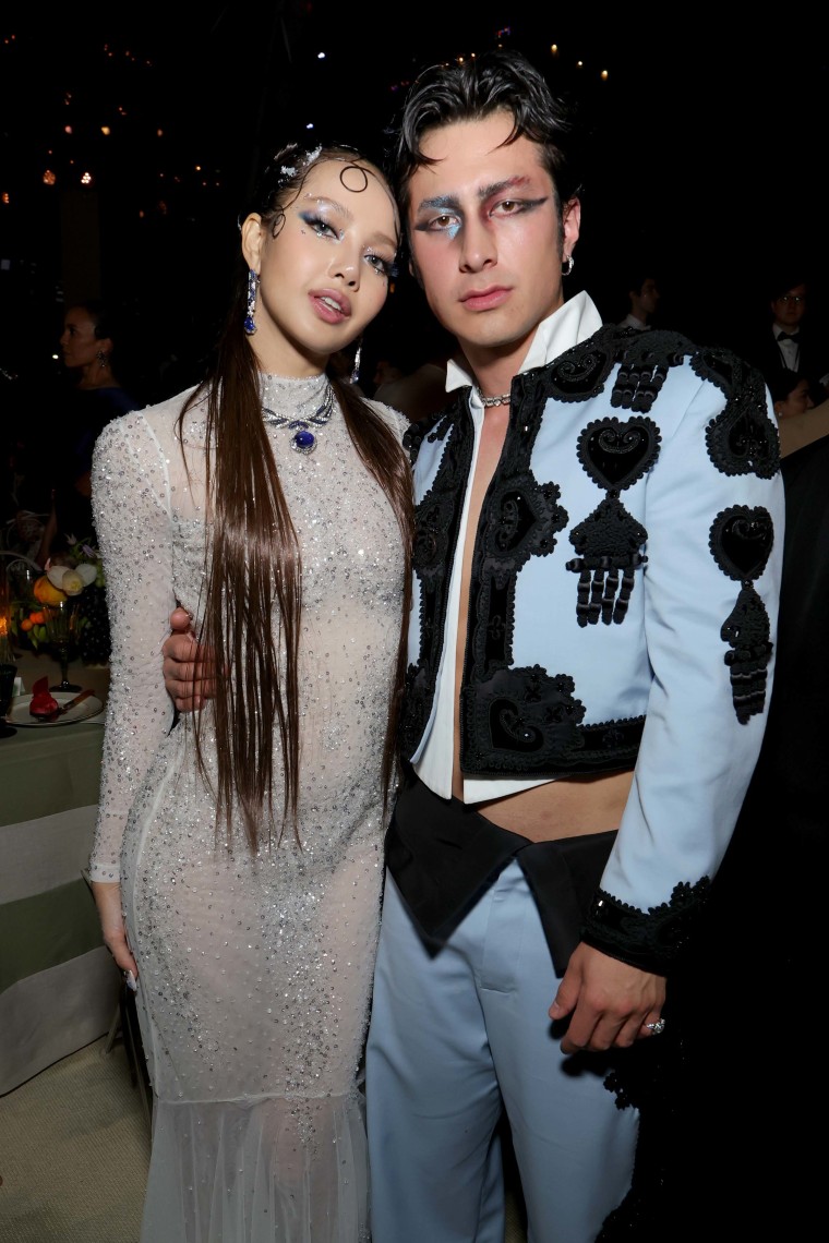 Lisa e Hudson Williams participam da comemoração do Met Gala de 2026 