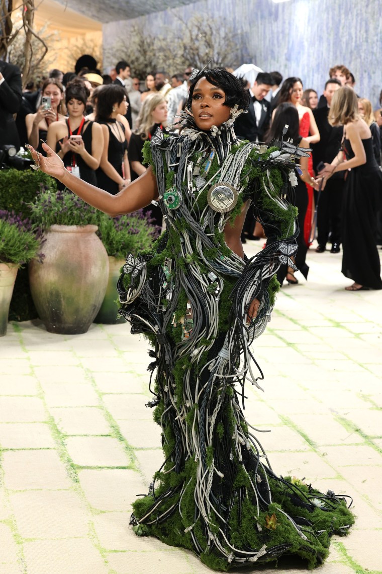 Janelle Monáe participa do Met Gala de 2026 comemorando 