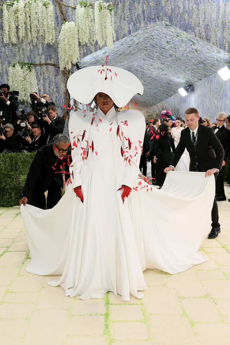Naomi Osaka participa da comemoração do Met Gala de 2026 