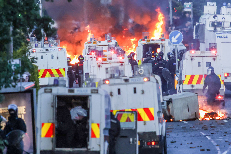 TOPSHOT-BRITAIN-NIRELAND-POLICE-INVESTIGATION-IMMIGRATION