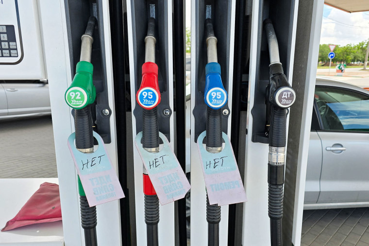 Fuel shortages in Crimea amid Russia-Ukraine conflict