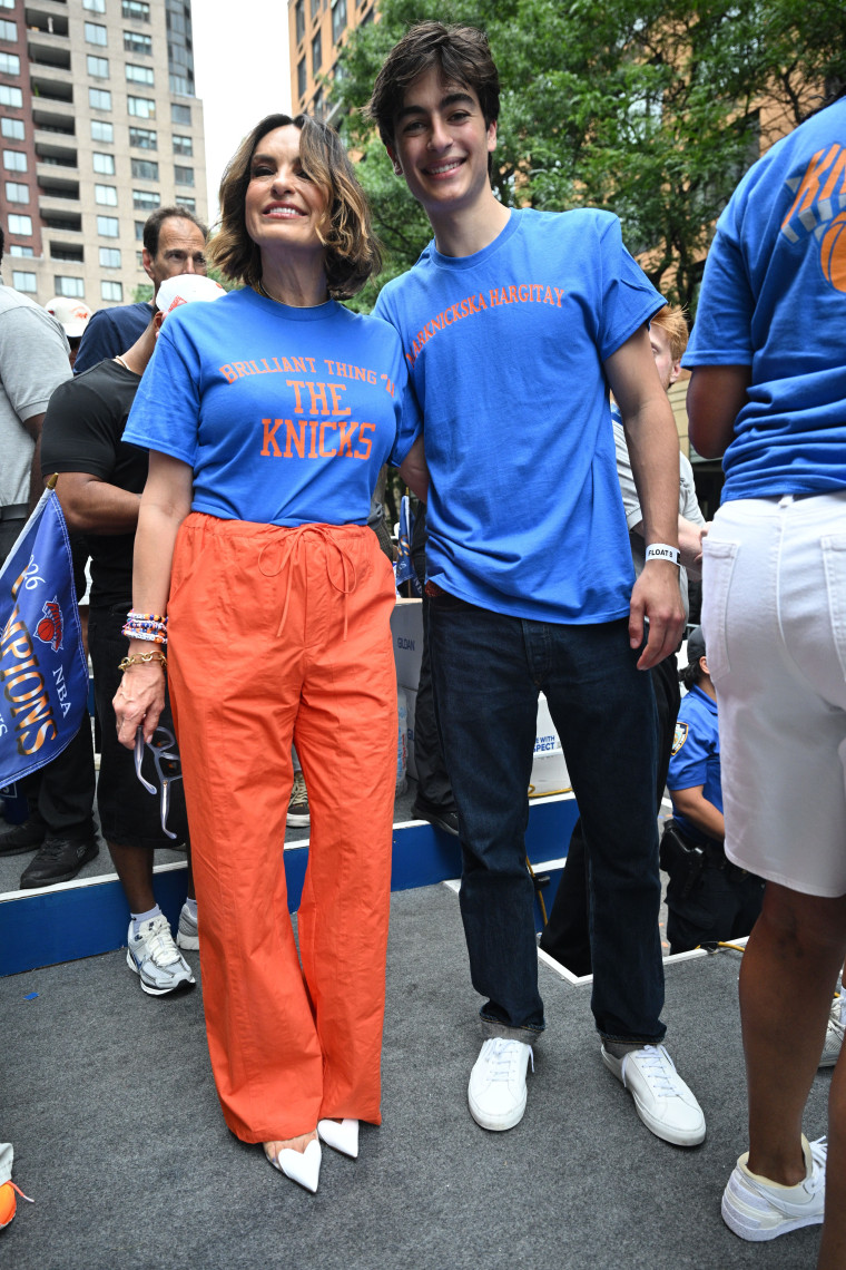 Mariska Hargitay com seu filho.