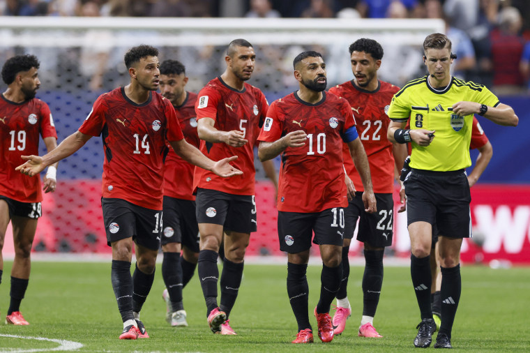 Mohamed Salah and teammates.