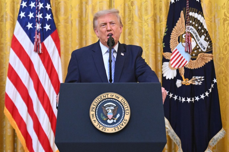 Trump afirma que el sistema electoral está comprometido citando reportes no concluyentes
