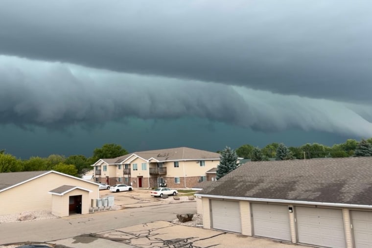 Nubes de tormenta el lunes 27 de julio de 2026 sobre Oshkosh, Wisconsin. 