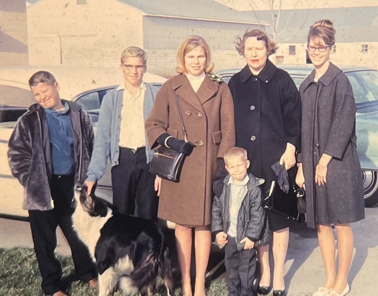 From left to right: Joyce's brothers Steve and Bruce, sister Phyllis, brother David, mother Ethelyn, and Joyce in 1967