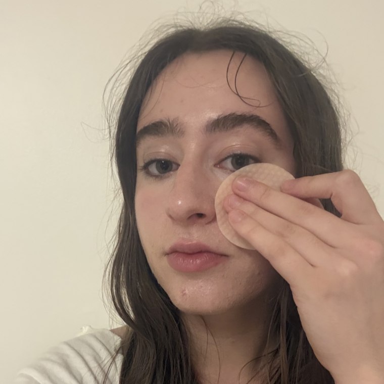 These toner pads help soothe redness and are safe for sensitive, acne-prone skin, according to our testers.