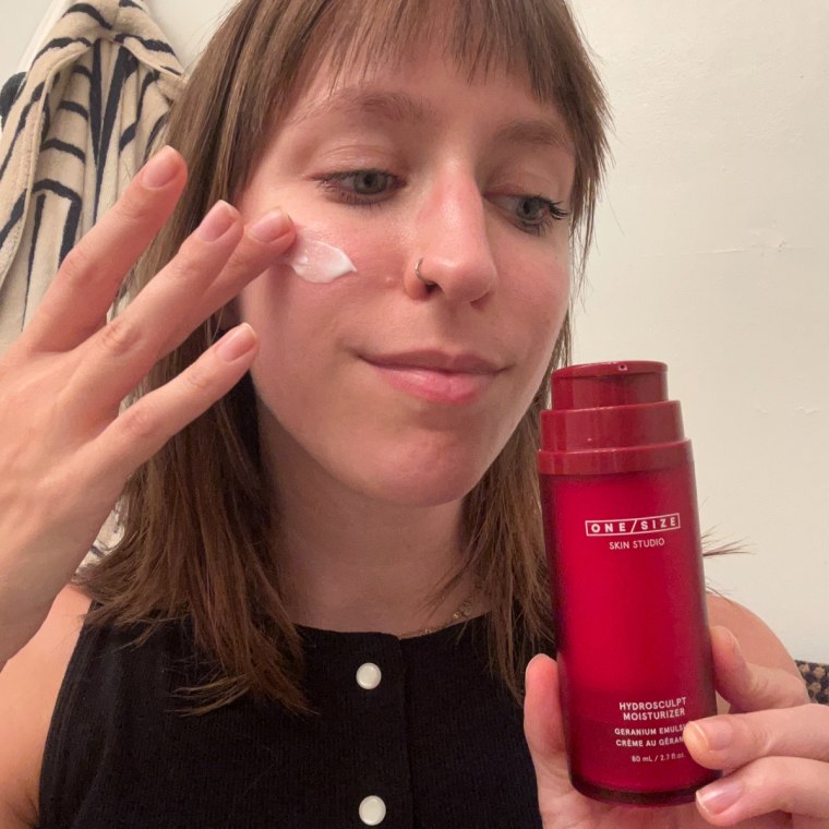 Dani Musacchio shows how she applies ONE/SIZE HydroSculpt Moisturizer.