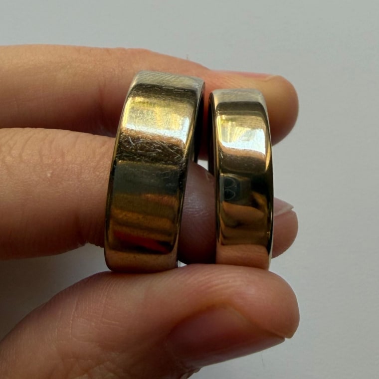 The Oura Ring 5 (right) is thinner and lighter than the Oura Ring 4 (left).