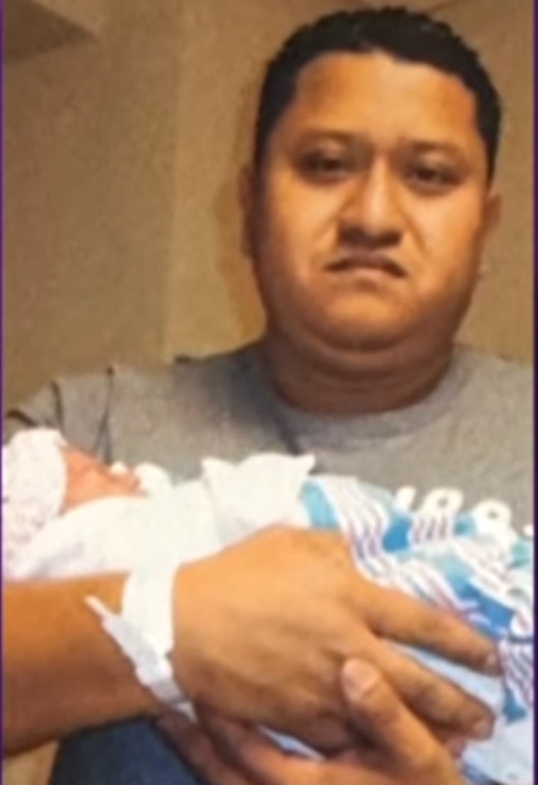 Foto de Edwin Jovanny López Cornejo con su hija cuando estaba recién nacida