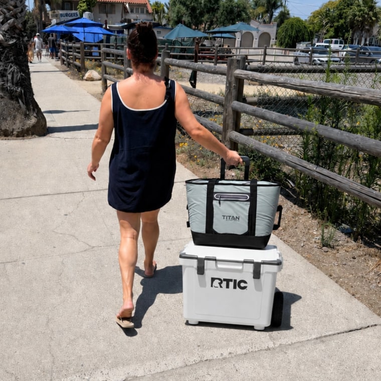 Testing the RTIC and Titan by Arctic Zone coolers on a day out.